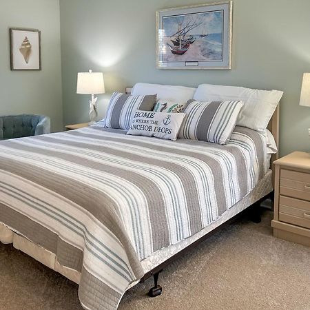 2 Mi To Beach Dog-Friendly Hilton Head Condo! Hilton Head Island Bagian luar foto