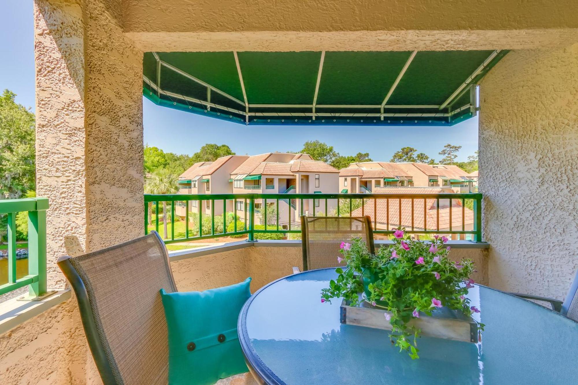 2 Mi To Beach Dog-Friendly Hilton Head Condo! Hilton Head Island Ruang foto