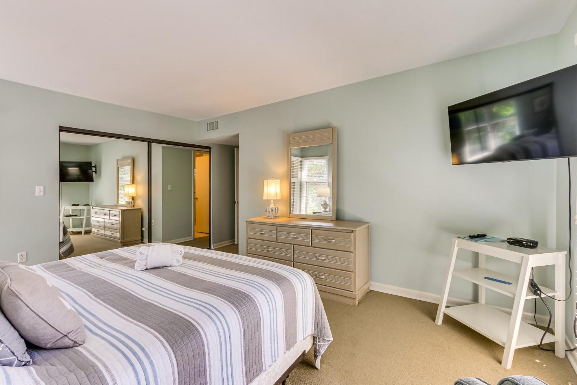 2 Mi To Beach Dog-Friendly Hilton Head Condo! Hilton Head Island Bagian luar foto