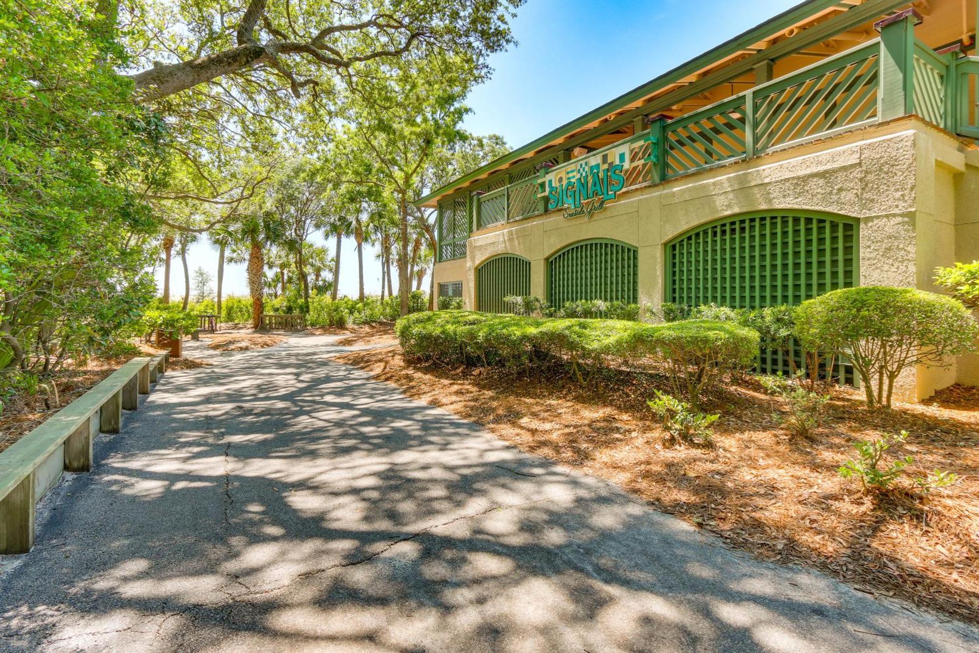 2 Mi To Beach Dog-Friendly Hilton Head Condo! Hilton Head Island Bagian luar foto
